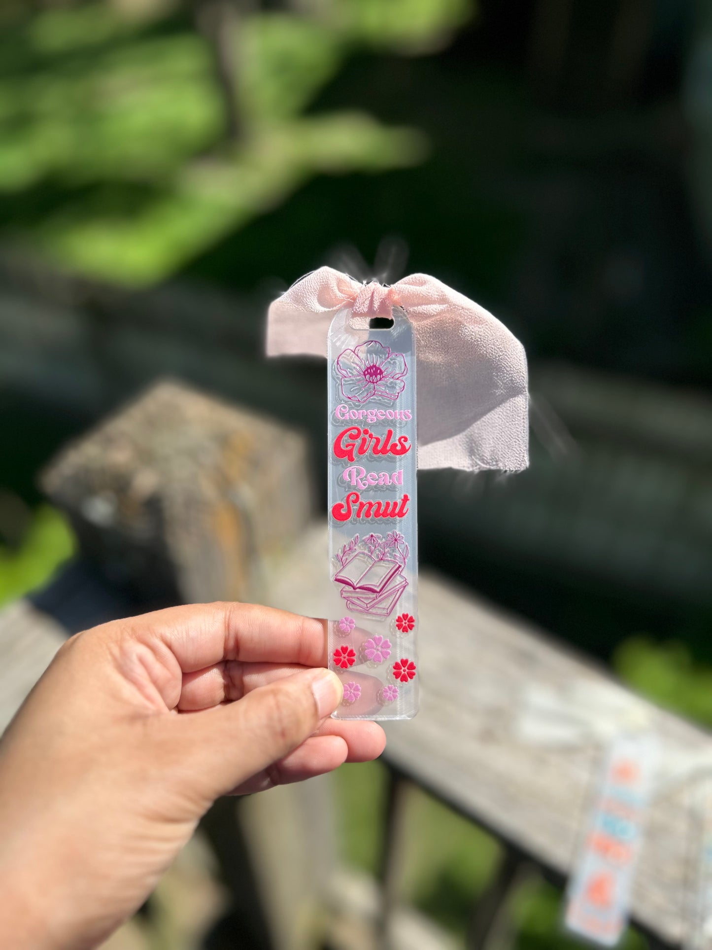 “Gorgeous girls read smut” bookmark 🔖 ✨
