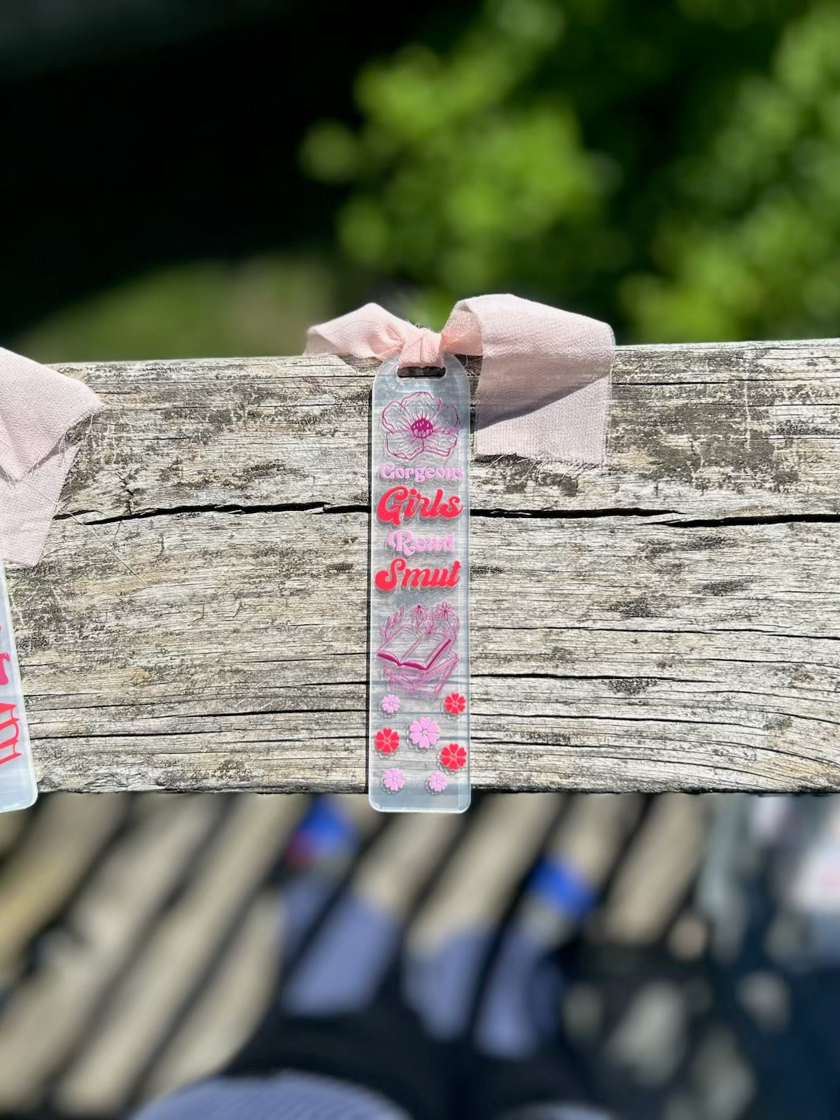 “Gorgeous girls read smut” bookmark 🎀