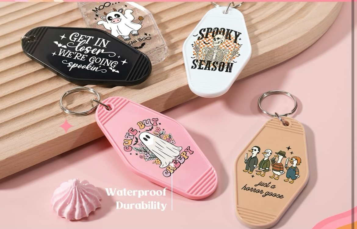 Spooky Season Keychains 👻