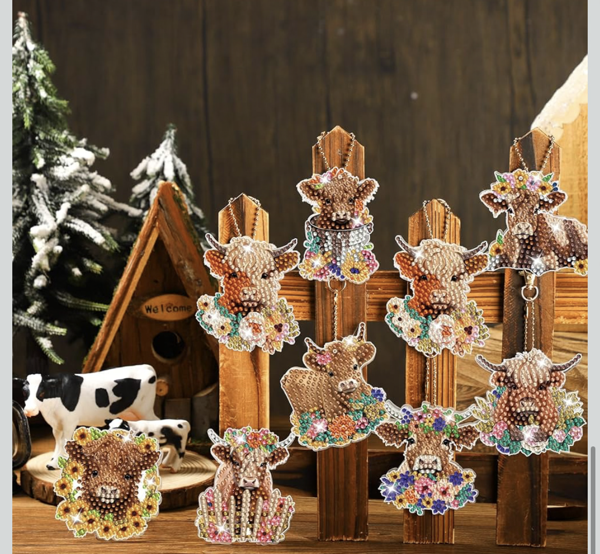 🐮💎 Highland Cow Bloom: 24-Piece Flower Diamond Art Keychain Set 🌸✨