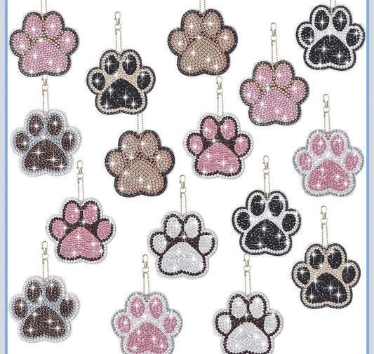 🐾💎 Pawfect Sparkle: 16-Piece Dog Paw Diamond Keychain Set 🐶✨