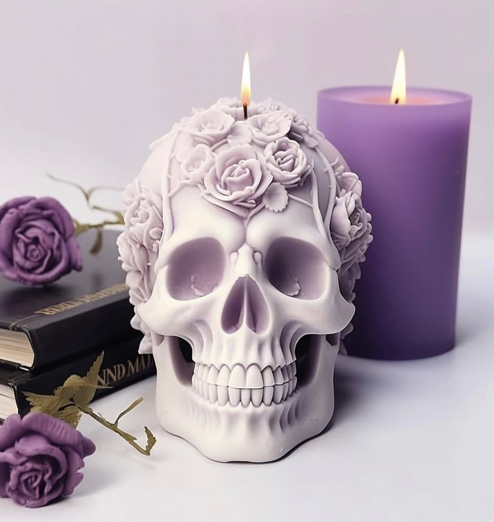 “Skull Rose Candle” 💀🌹🕯️