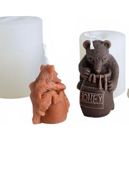 Bears holding honey Jars 🍯
