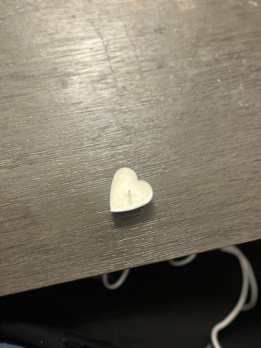 Heart tealight candle ( 1.6x2.7)
