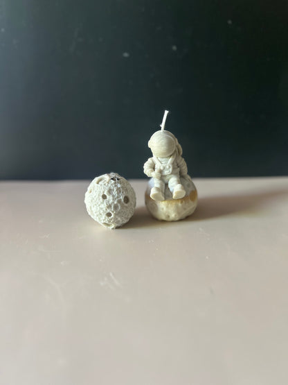 Astronaut and moon Candles 🌕👩🏽‍🚀✨