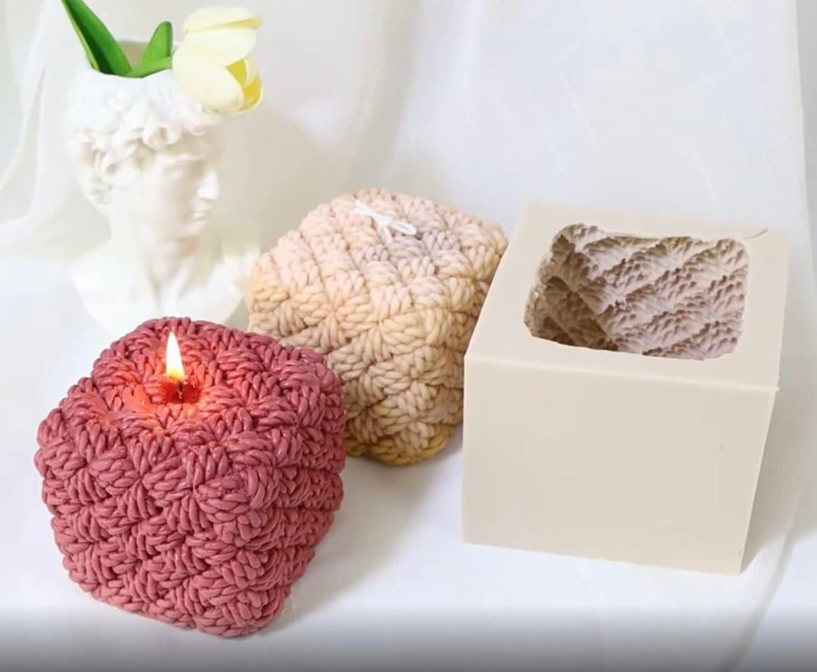 Knot Candle 🕯️🧶