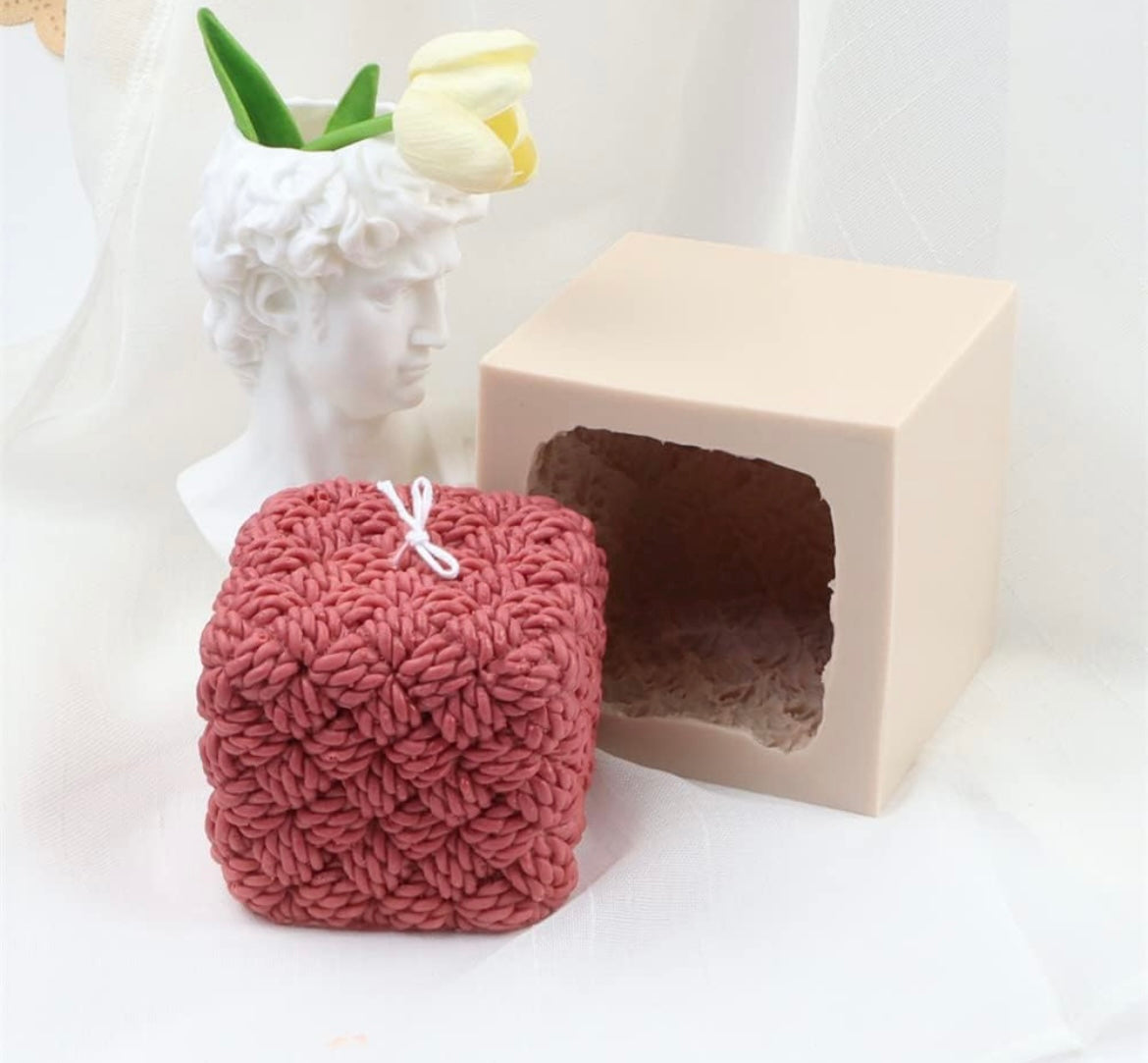 Knot Candle 🕯️🧶