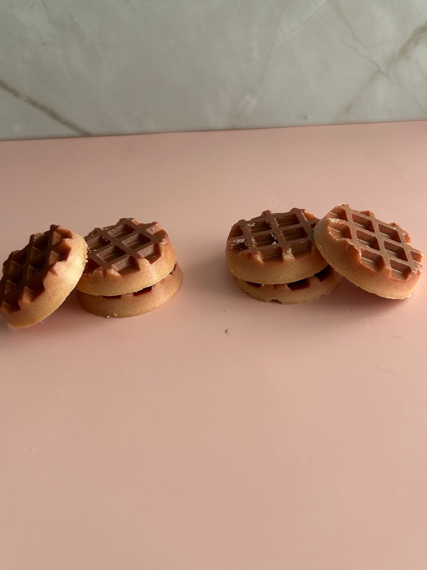 18 mini waffle wax melts 🧇